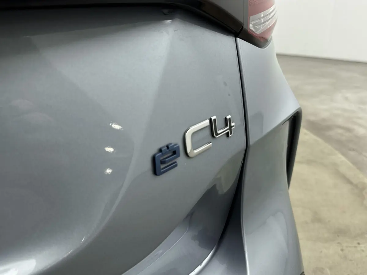 You 50 kWh Apple carplay/Android Auto/Cruise Controle/ Climate Controle