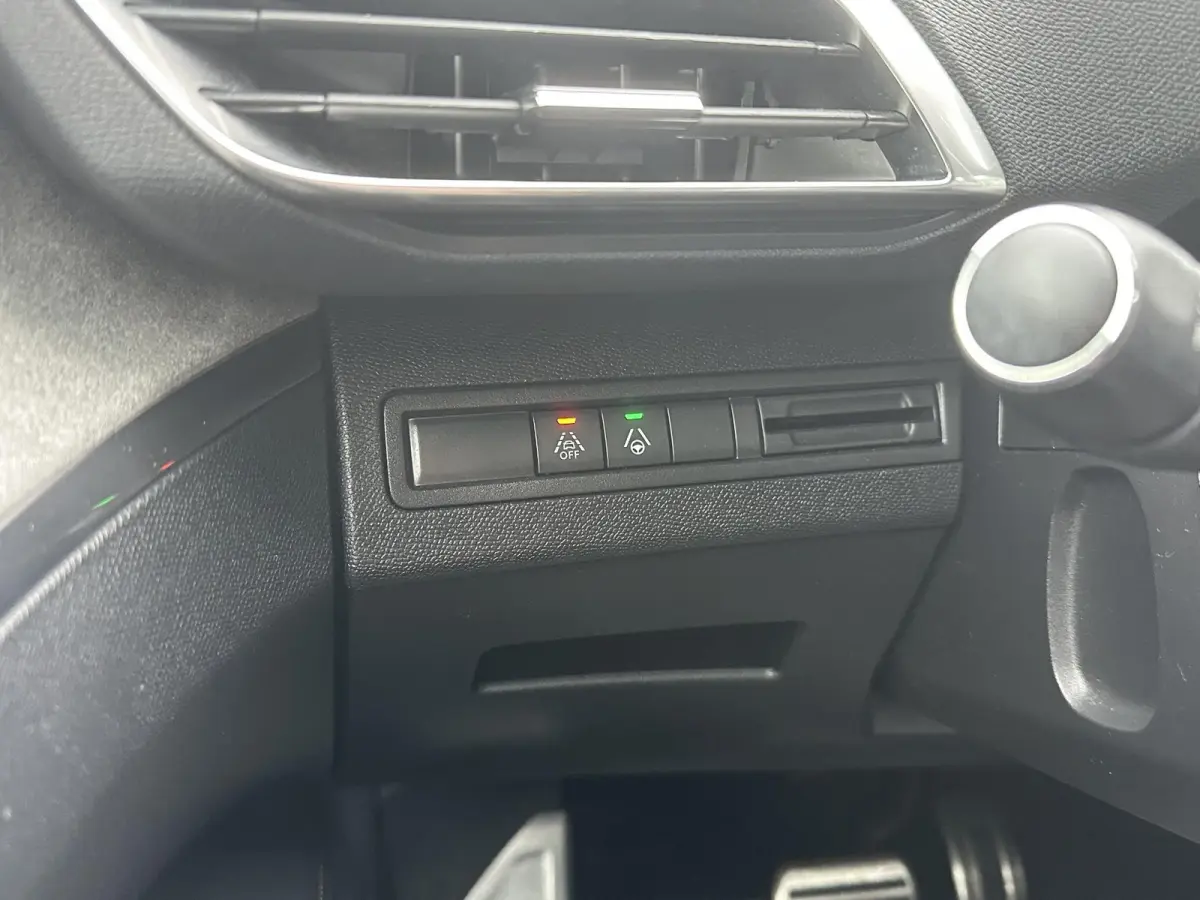1.2 PureTech GT 7 PERSOONS !! | DODE HOEK | KEYLESS | ADAP. CRUISE | APPLE CARPLAY | ACHTERUITRIJ CAMERA | RIJKLAAR GELEVERD MET 12 MND BOVAG GARANTIE ZONDER EXTRA KOSTEN |