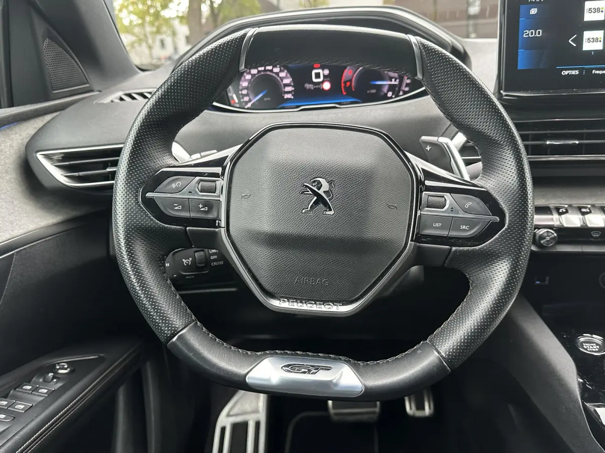 1.2 PureTech GT 7 PERSOONS !! | DODE HOEK | KEYLESS | ADAP. CRUISE | APPLE CARPLAY | ACHTERUITRIJ CAMERA | RIJKLAAR GELEVERD MET 12 MND BOVAG GARANTIE ZONDER EXTRA KOSTEN |