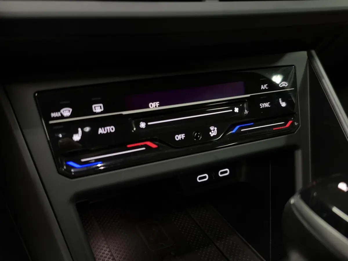 1.5 TSI R-Line|PANO|IQ|ACC|BEATS|KEYLESS|VIRTUAL|DODEHOEK