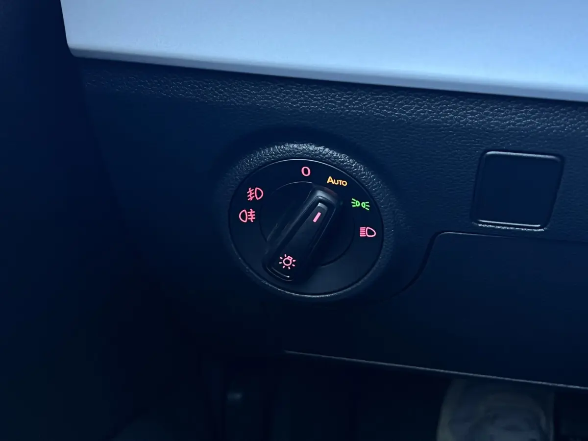 1.0 EcoTSI|Carplay|LED|PDC|Clima|Bluetooth|Cruise