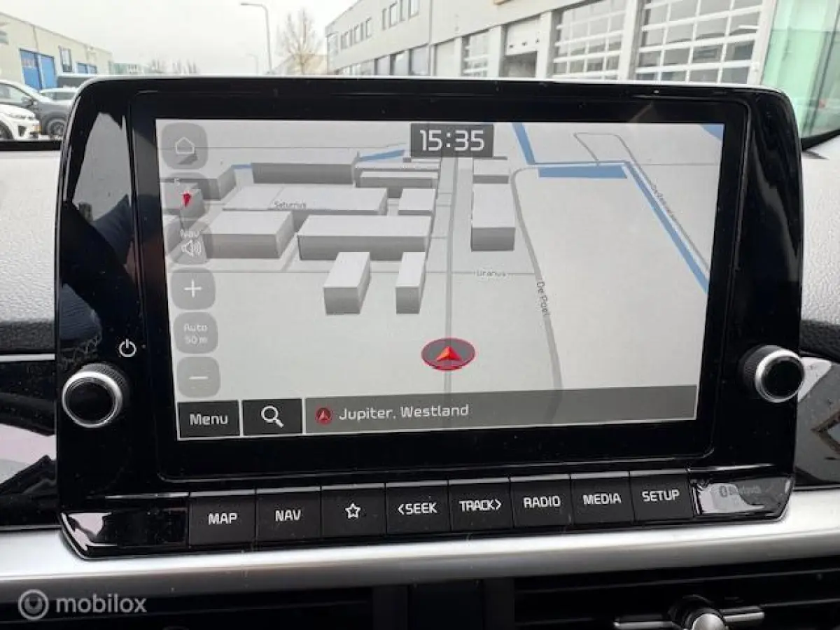 1.0 DynamicLine Automaat Navigatie , Bleutooth , Apple carplay , Camera & Parkeerhulp achter , Airo , Electr ramen - spiegels en deur vergrendeling €19.000,- ex btw
