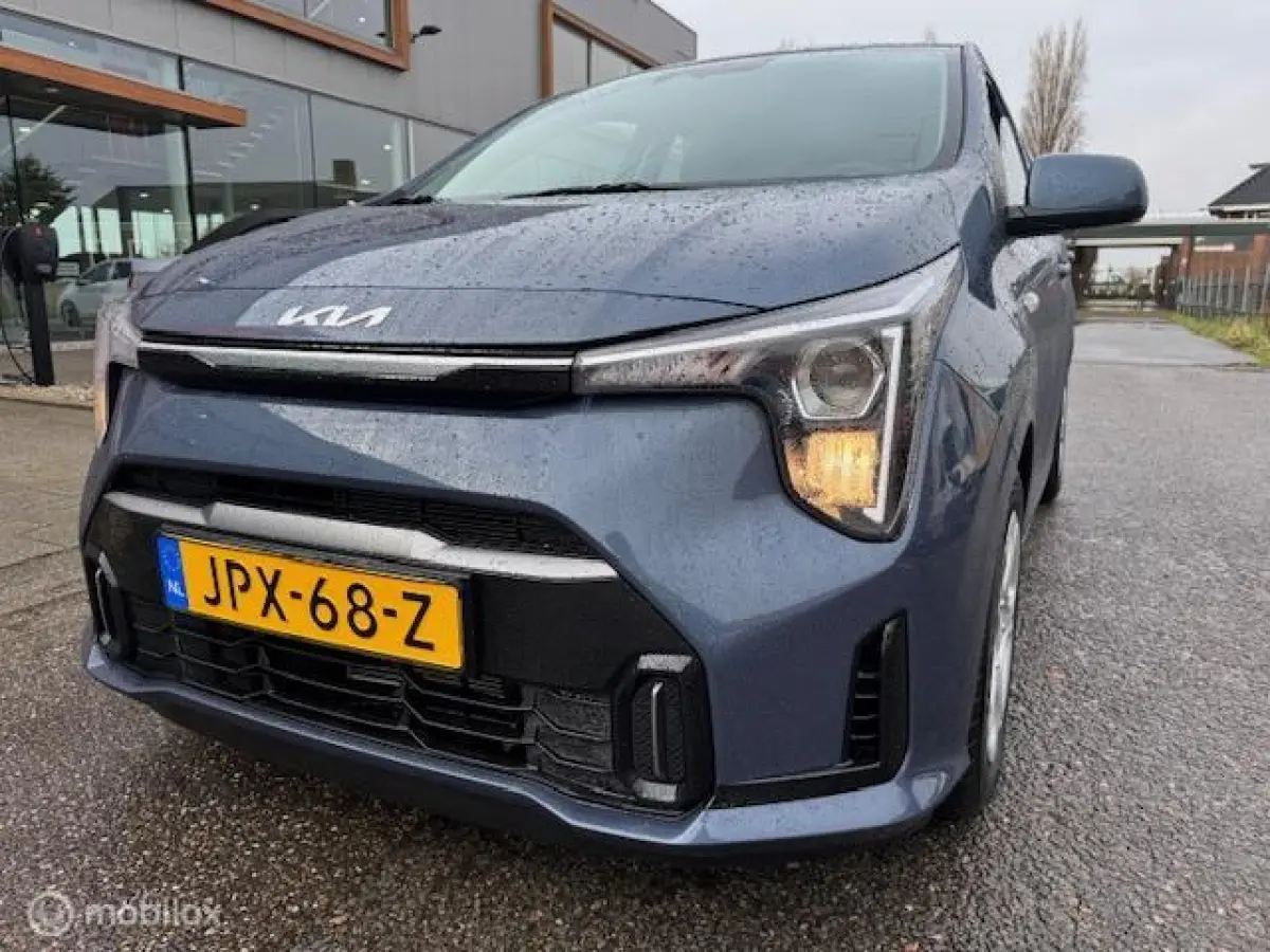 1.0 DynamicLine Automaat Navigatie , Bleutooth , Apple carplay , Camera & Parkeerhulp achter , Airo , Electr ramen - spiegels en deur vergrendeling €19.000,- ex btw