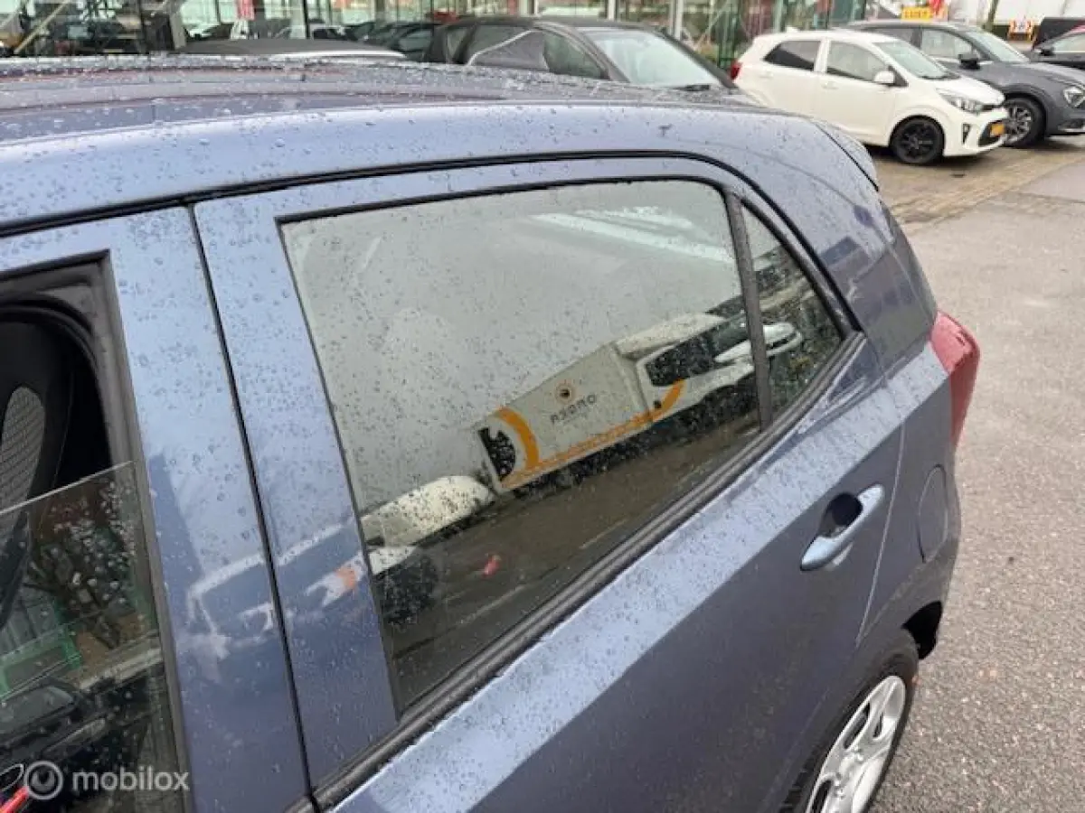 1.0 DynamicLine Automaat Navigatie , Bleutooth , Apple carplay , Camera & Parkeerhulp achter , Airo , Electr ramen - spiegels en deur vergrendeling €19.000,- ex btw