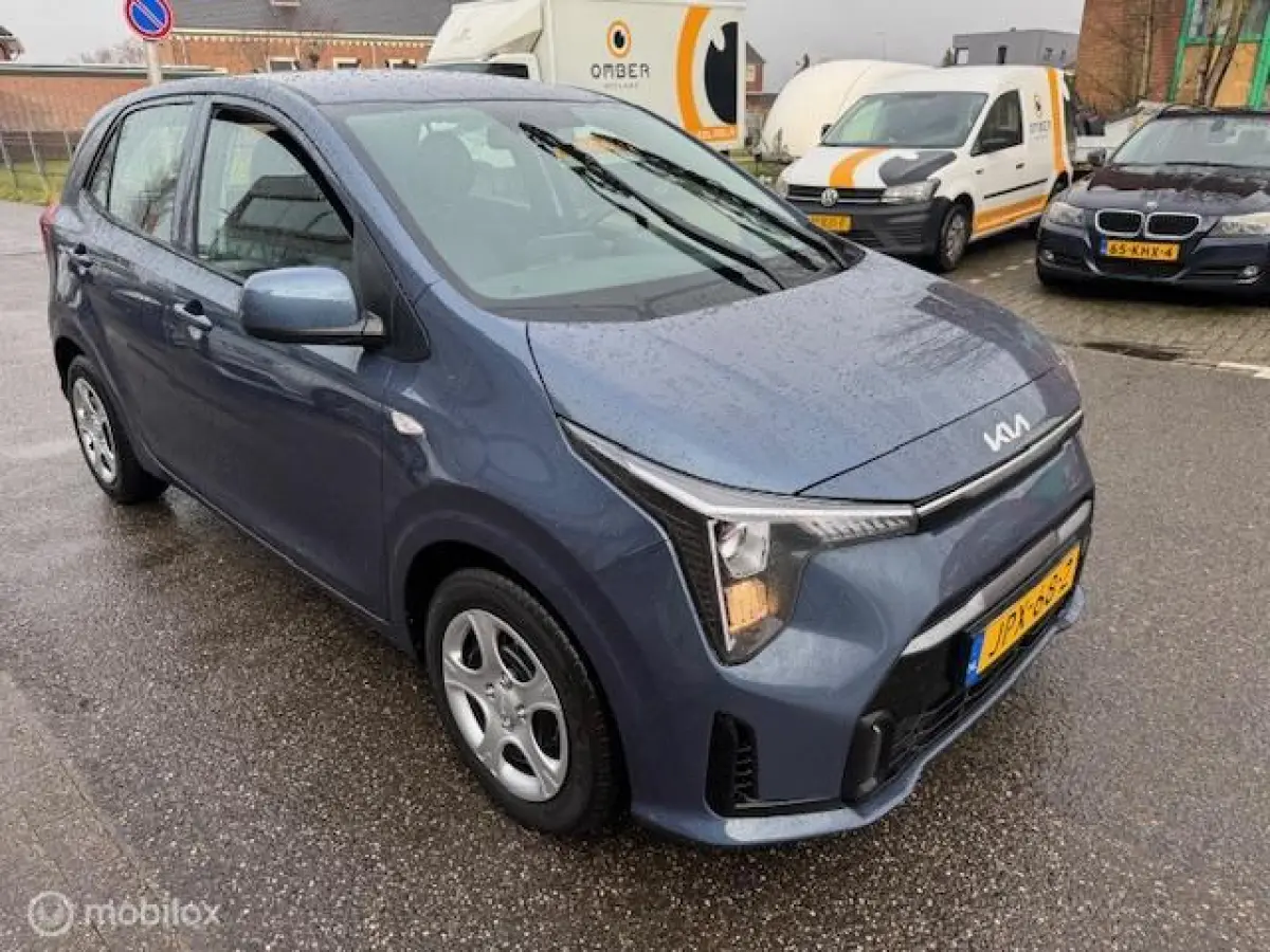 1.0 DynamicLine Automaat Navigatie , Bleutooth , Apple carplay , Camera & Parkeerhulp achter , Airo , Electr ramen - spiegels en deur vergrendeling €19.000,- ex btw