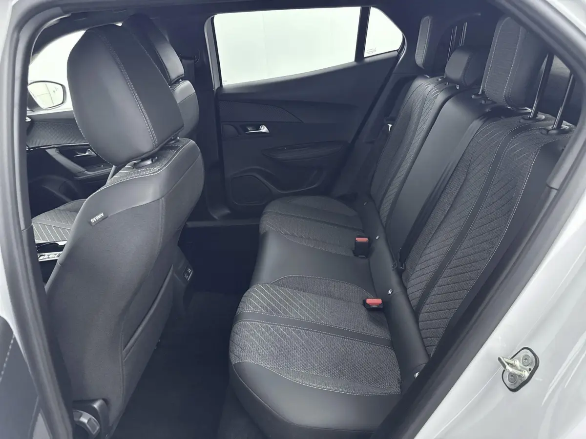 1.2 Hybrid 145 Allure | Navigatie | Dodehoek sensoren| Camera | Cruise Control
