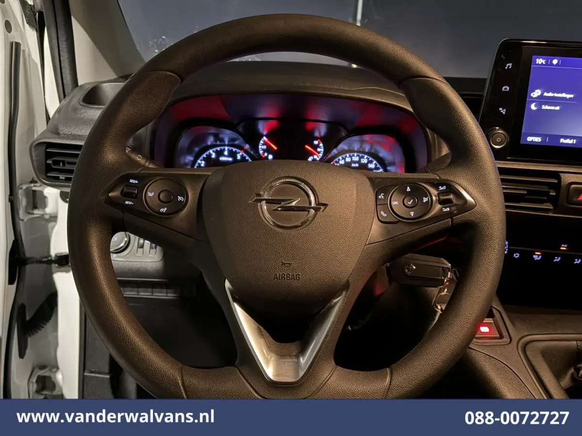 1.5D 102pk L2H1 Euro6 Airco | Apple Carplay | Trekhaak | Cruisecontrol Parkeersensoren, Android Auto, Zijdeur, Bijrijdersbank