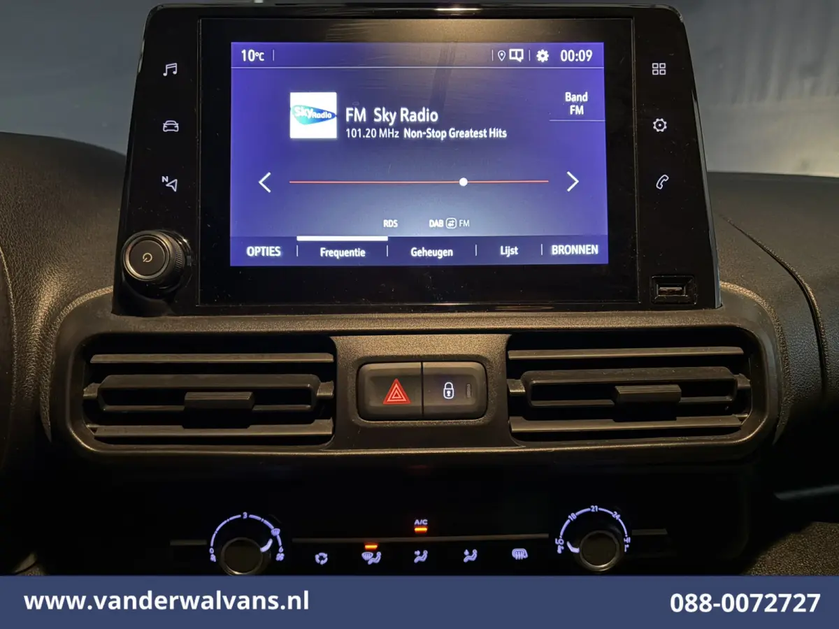 1.5D 102pk L2H1 Euro6 Airco | Apple Carplay | Trekhaak | Cruisecontrol Parkeersensoren, Android Auto, Zijdeur, Bijrijdersbank