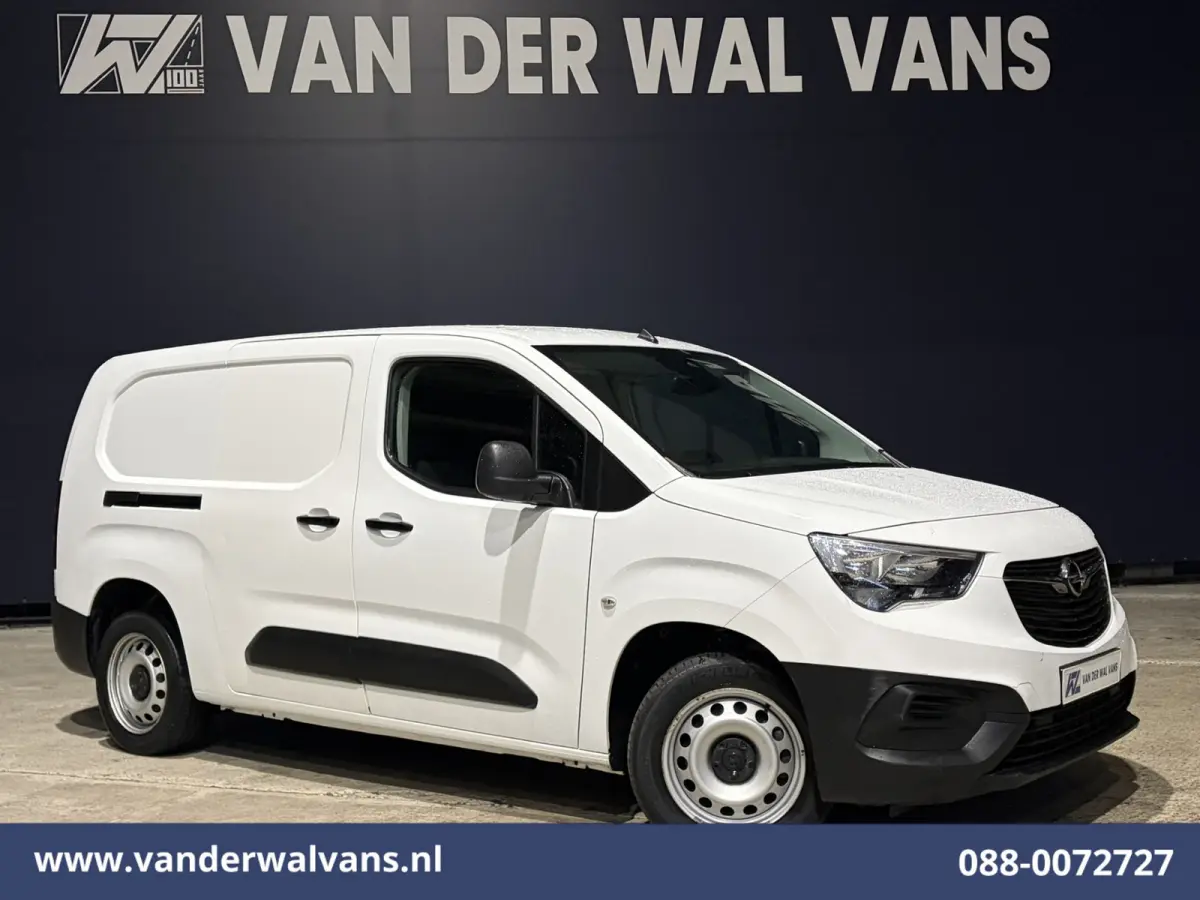 1.5D 102pk L2H1 Euro6 Airco | Apple Carplay | Trekhaak | Cruisecontrol Parkeersensoren, Android Auto, Zijdeur, Bijrijdersbank