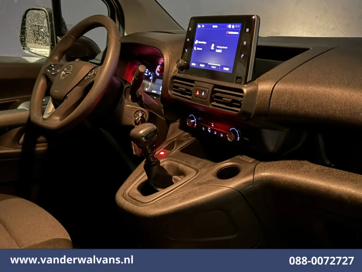 1.5D 102pk L2H1 Euro6 Airco | Apple Carplay | Trekhaak | Cruisecontrol Parkeersensoren, Android Auto, Zijdeur, Bijrijdersbank
