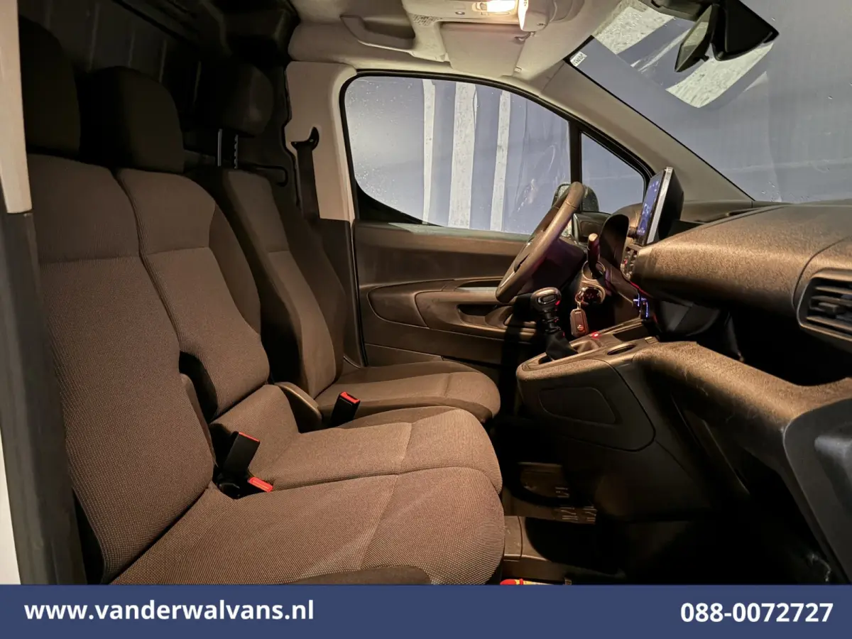 1.5D 102pk L2H1 Euro6 Airco | Apple Carplay | Trekhaak | Cruisecontrol Parkeersensoren, Android Auto, Zijdeur, Bijrijdersbank