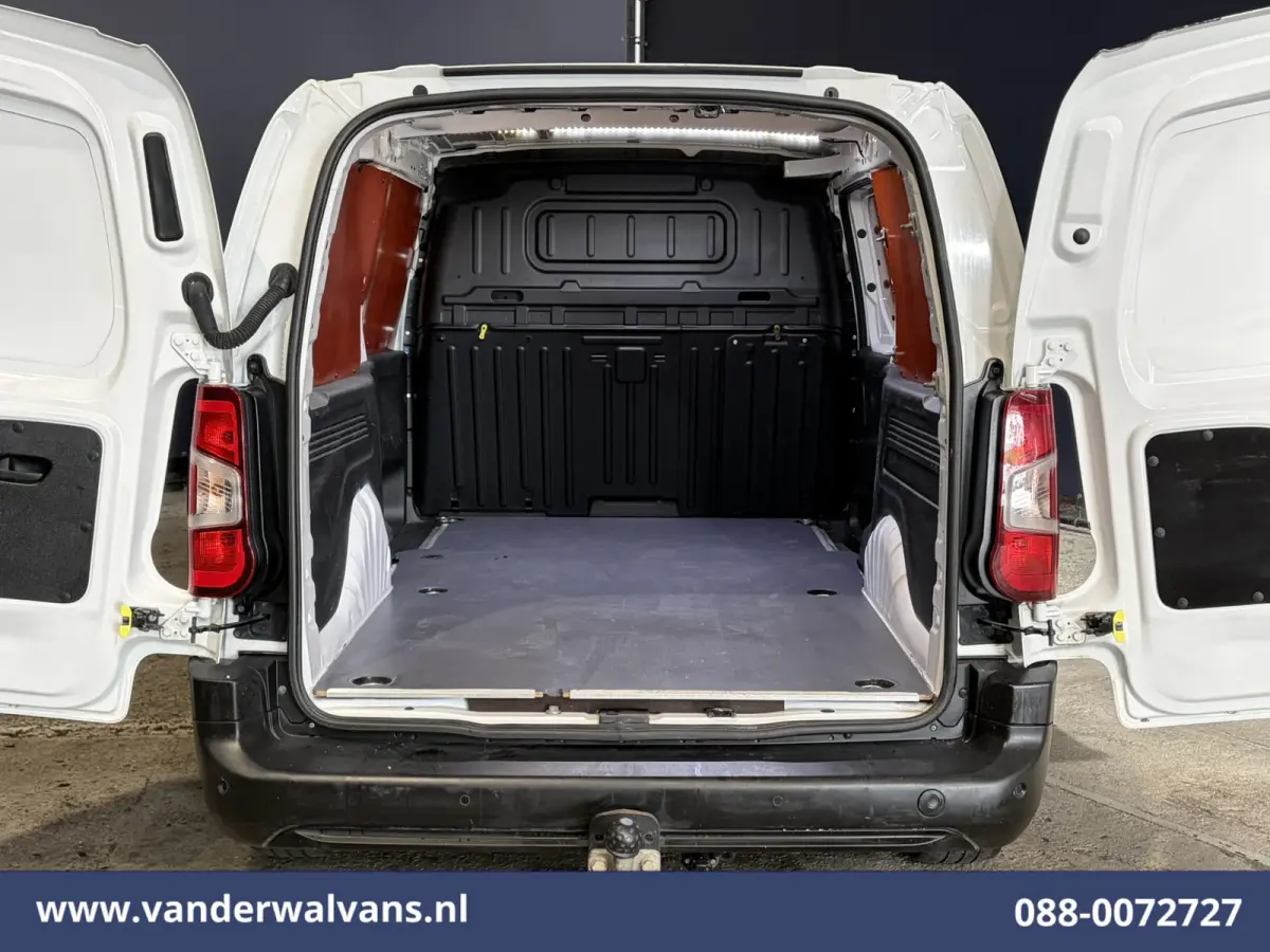 1.5D 102pk L2H1 Euro6 Airco | Apple Carplay | Trekhaak | Cruisecontrol Parkeersensoren, Android Auto, Zijdeur, Bijrijdersbank