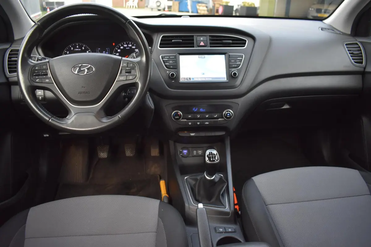 1.0 T-GDI Comfort | Camera | Carplay | Climate | Sportvelgen |