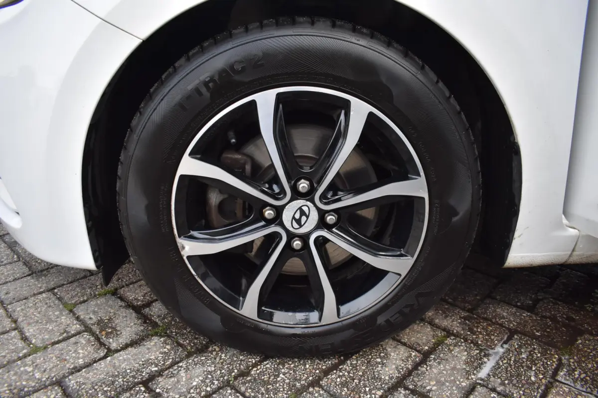 1.0 T-GDI Comfort | Camera | Carplay | Climate | Sportvelgen |