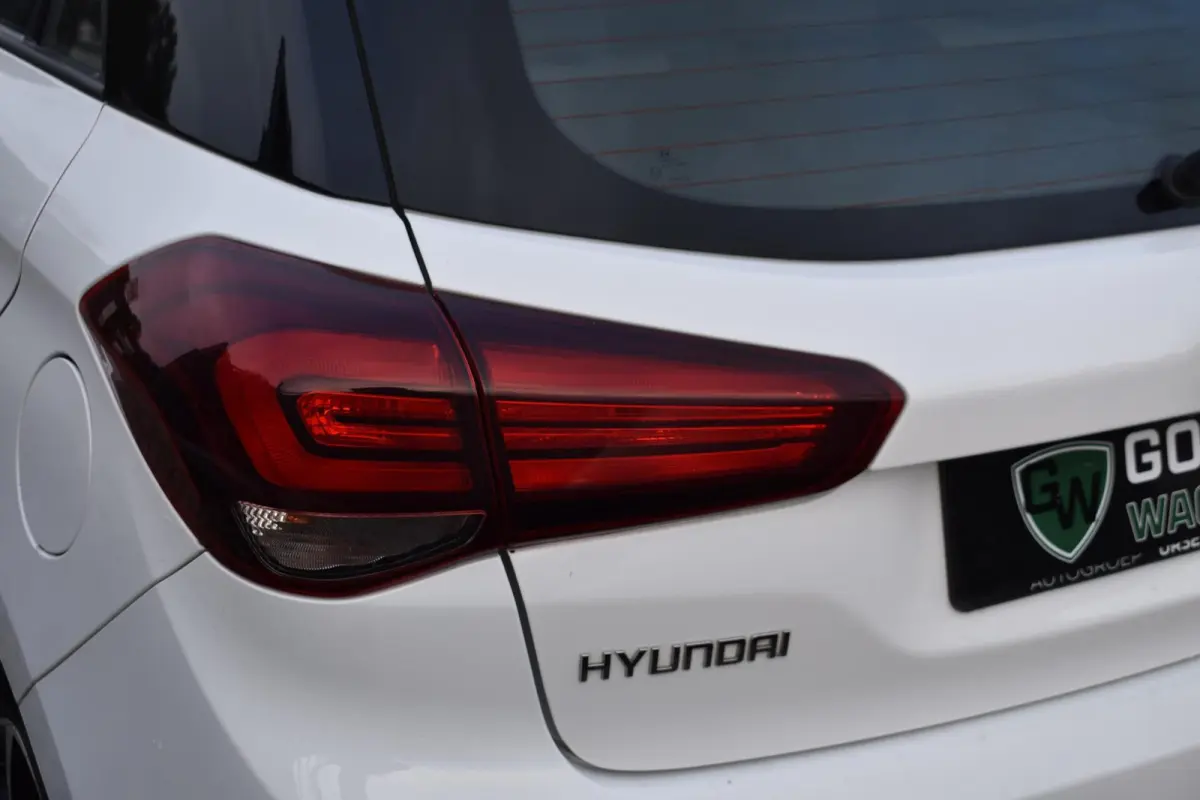 1.0 T-GDI Comfort | Camera | Carplay | Climate | Sportvelgen |
