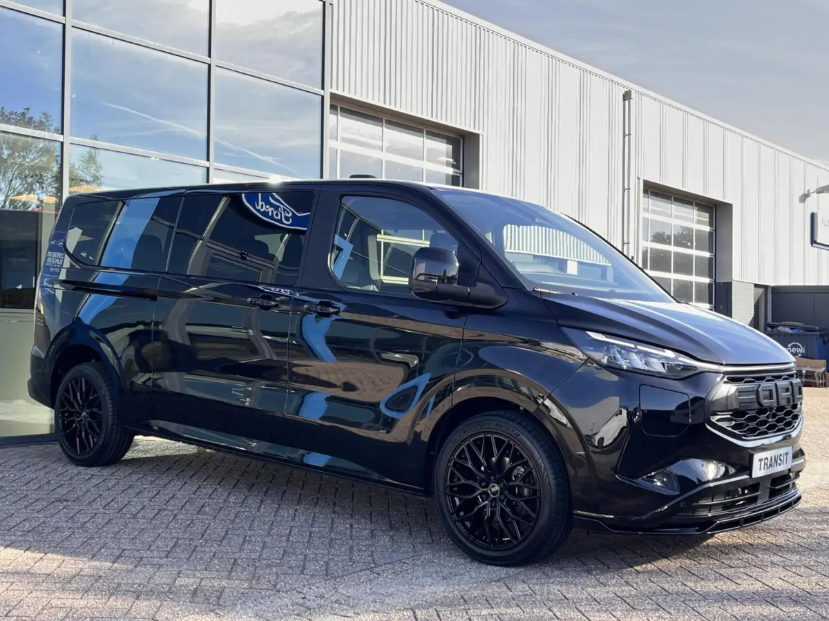 Tourneo 340 2.5 PHEV L2H1 Titanium X 233PK Emissiezonevrij!! Ex. BTW/incl. BPM 8Pers. Adaptieve Cruise Winterpack VOL leder 8 zitplaatsen verschuif/uitneembare stoelen Climate 2de rij *Compl