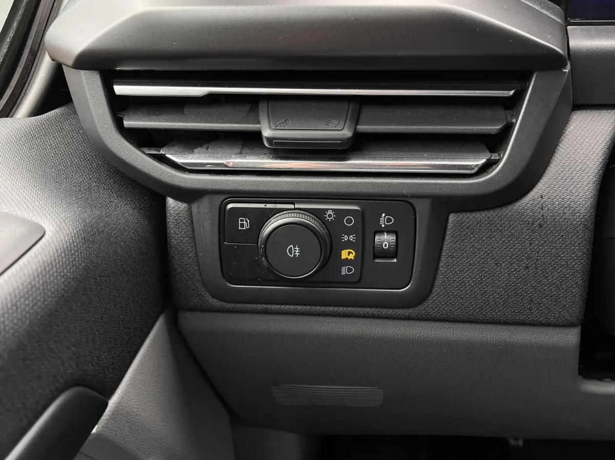 Tourneo 340 2.5 PHEV L2H1 Titanium X 233PK Emissiezonevrij!! Ex. BTW/incl. BPM 8Pers. Adaptieve Cruise Winterpack VOL leder 8 zitplaatsen verschuif/uitneembare stoelen Climate 2de rij *Compl