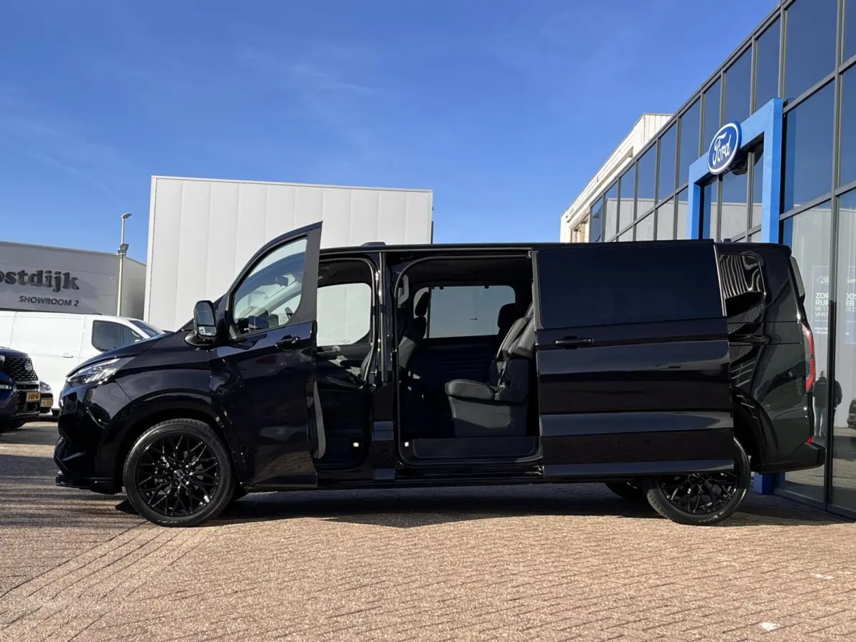 Tourneo 340 2.5 PHEV L2H1 Titanium X 233PK Emissiezonevrij!! Ex. BTW/incl. BPM 8Pers. Adaptieve Cruise Winterpack VOL leder 8 zitplaatsen verschuif/uitneembare stoelen Climate 2de rij *Compl