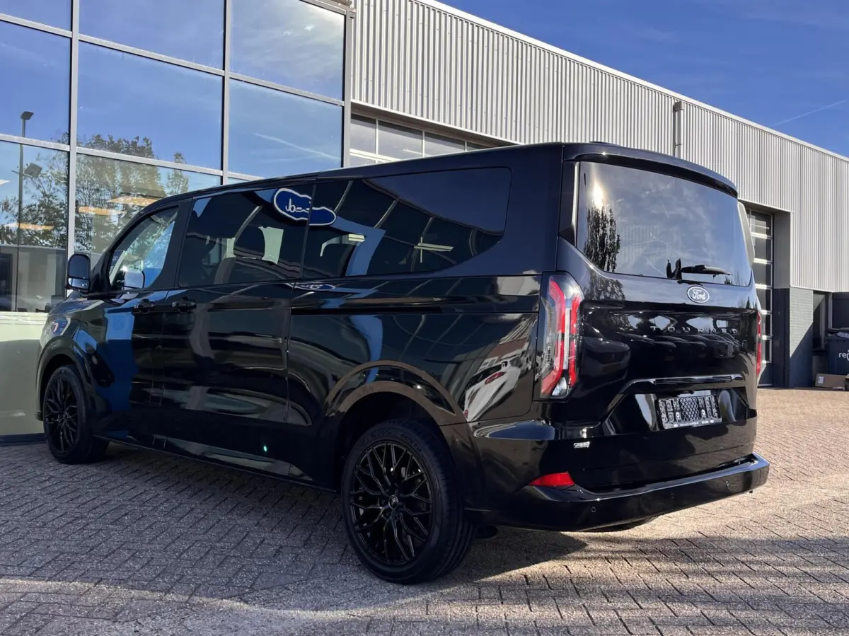 Tourneo 340 2.5 PHEV L2H1 Titanium X 233PK Emissiezonevrij!! Ex. BTW/incl. BPM 8Pers. Adaptieve Cruise Winterpack VOL leder 8 zitplaatsen verschuif/uitneembare stoelen Climate 2de rij *Compl
