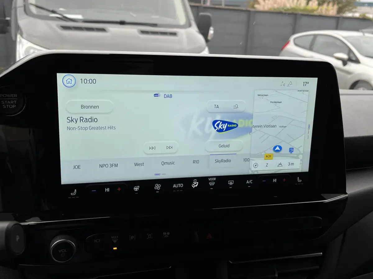 Tourneo 340 2.5 PHEV L2H1 Titanium X 233PK Emissiezonevrij!! Ex. BTW/incl. BPM 8Pers. Adaptieve Cruise Winterpack VOL leder 8 zitplaatsen verschuif/uitneembare stoelen Climate 2de rij *Compl