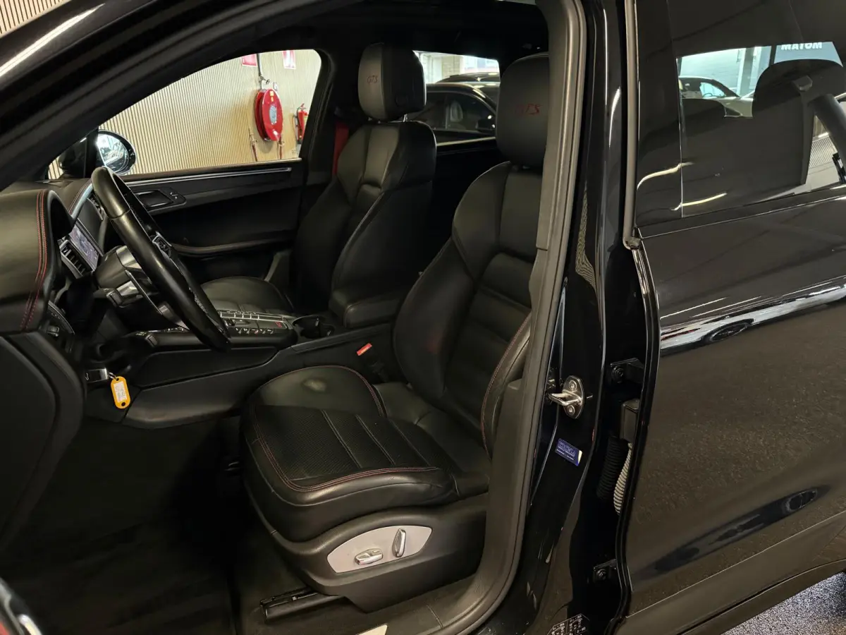 3.0 GTS-SPORT DESIGN-PANORAMA-LUCHTVERING-TREKHAAK-PDLS-SOUND-APPLE CARPLAY-COMPLEET
