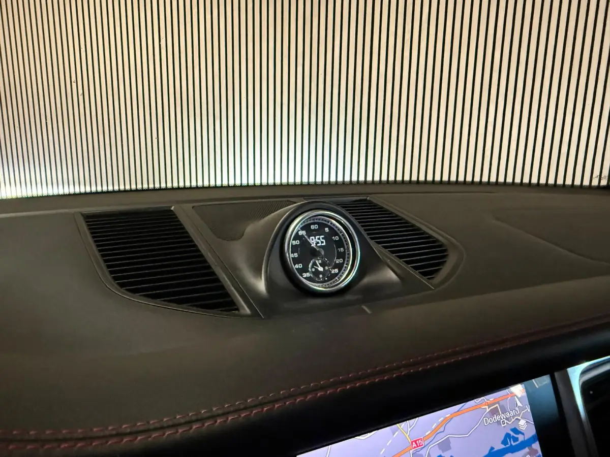 3.0 GTS-SPORT DESIGN-PANORAMA-LUCHTVERING-TREKHAAK-PDLS-SOUND-APPLE CARPLAY-COMPLEET