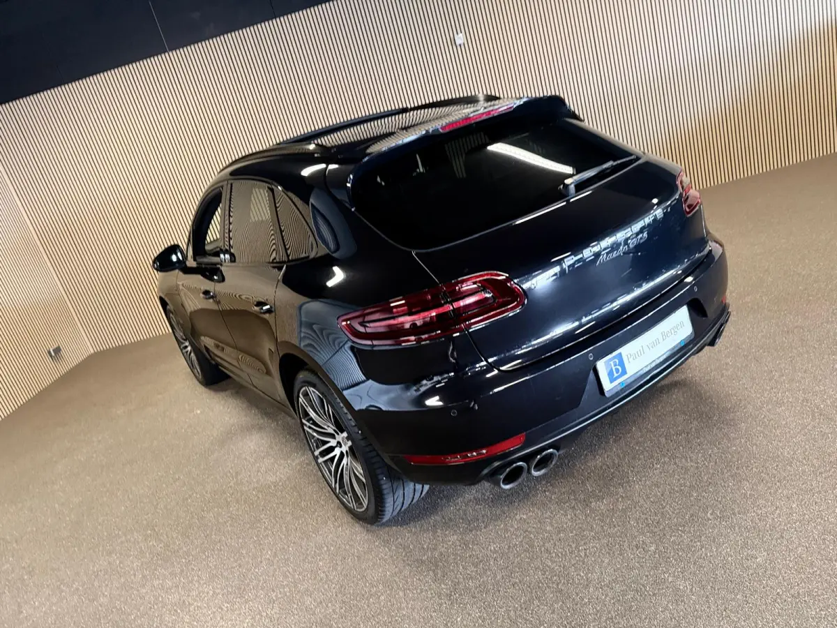 3.0 GTS-SPORT DESIGN-PANORAMA-LUCHTVERING-TREKHAAK-PDLS-SOUND-APPLE CARPLAY-COMPLEET