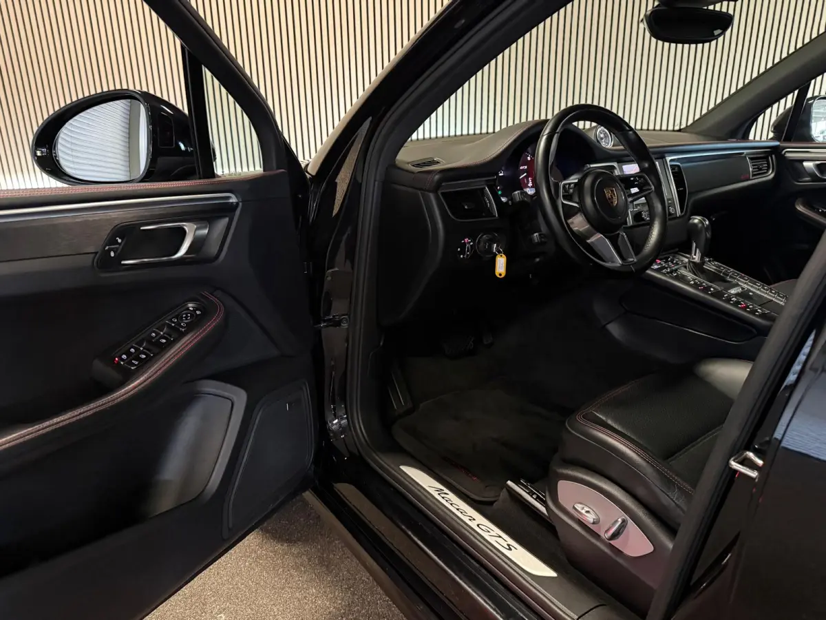 3.0 GTS-SPORT DESIGN-PANORAMA-LUCHTVERING-TREKHAAK-PDLS-SOUND-APPLE CARPLAY-COMPLEET