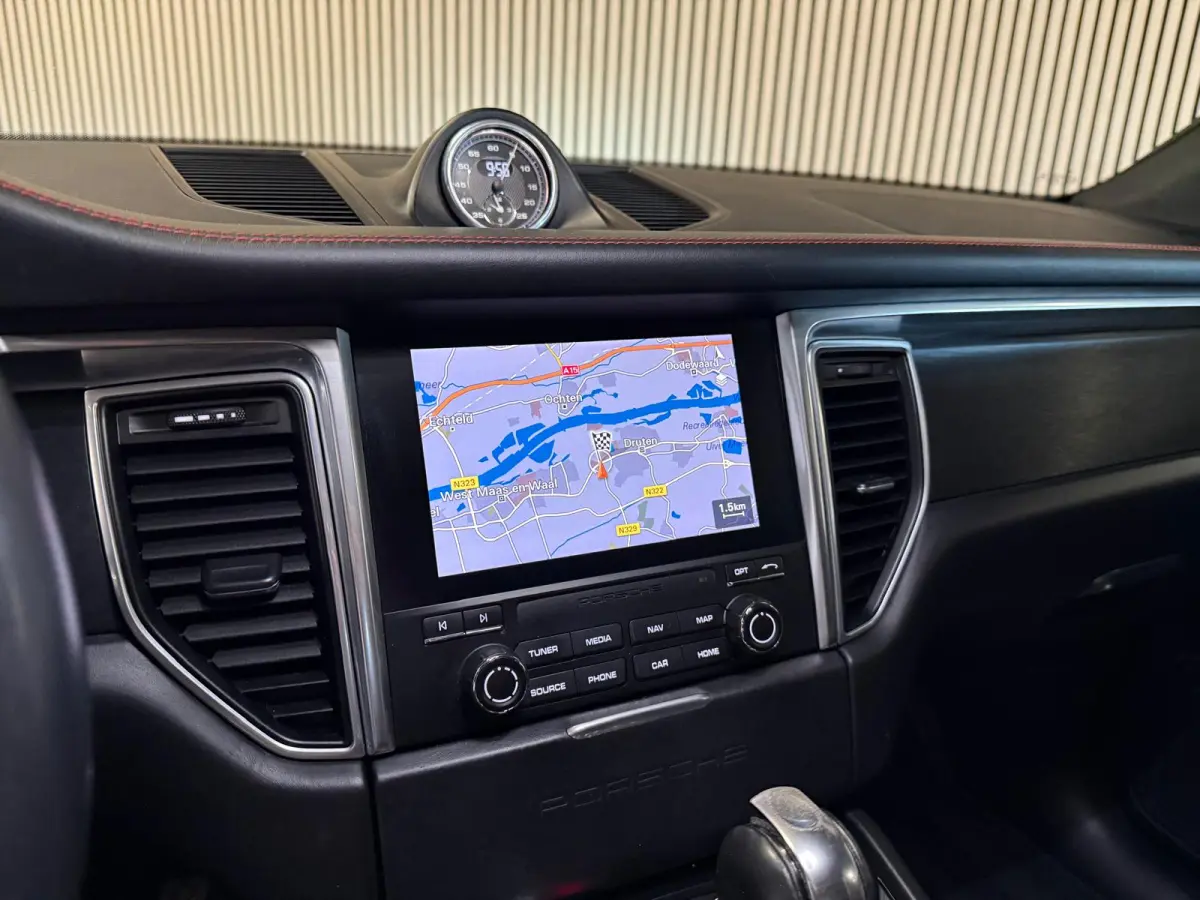 3.0 GTS-SPORT DESIGN-PANORAMA-LUCHTVERING-TREKHAAK-PDLS-SOUND-APPLE CARPLAY-COMPLEET
