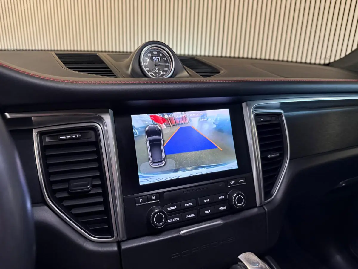 3.0 GTS-SPORT DESIGN-PANORAMA-LUCHTVERING-TREKHAAK-PDLS-SOUND-APPLE CARPLAY-COMPLEET