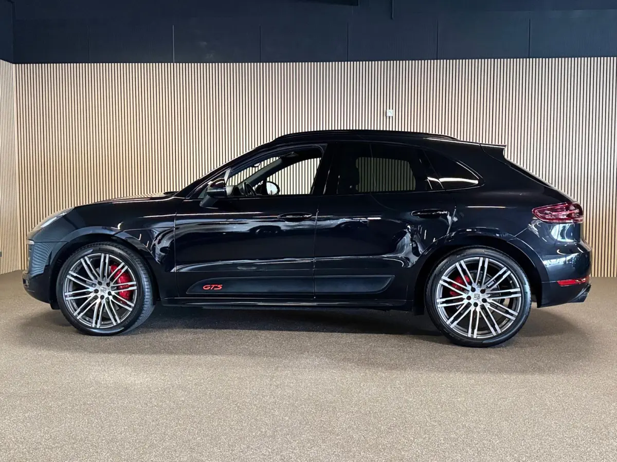 3.0 GTS-SPORT DESIGN-PANORAMA-LUCHTVERING-TREKHAAK-PDLS-SOUND-APPLE CARPLAY-COMPLEET