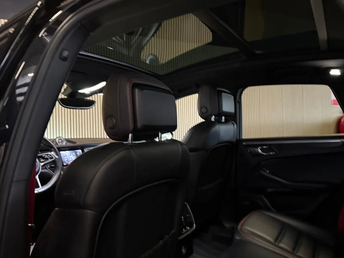 3.0 GTS-SPORT DESIGN-PANORAMA-LUCHTVERING-TREKHAAK-PDLS-SOUND-APPLE CARPLAY-COMPLEET