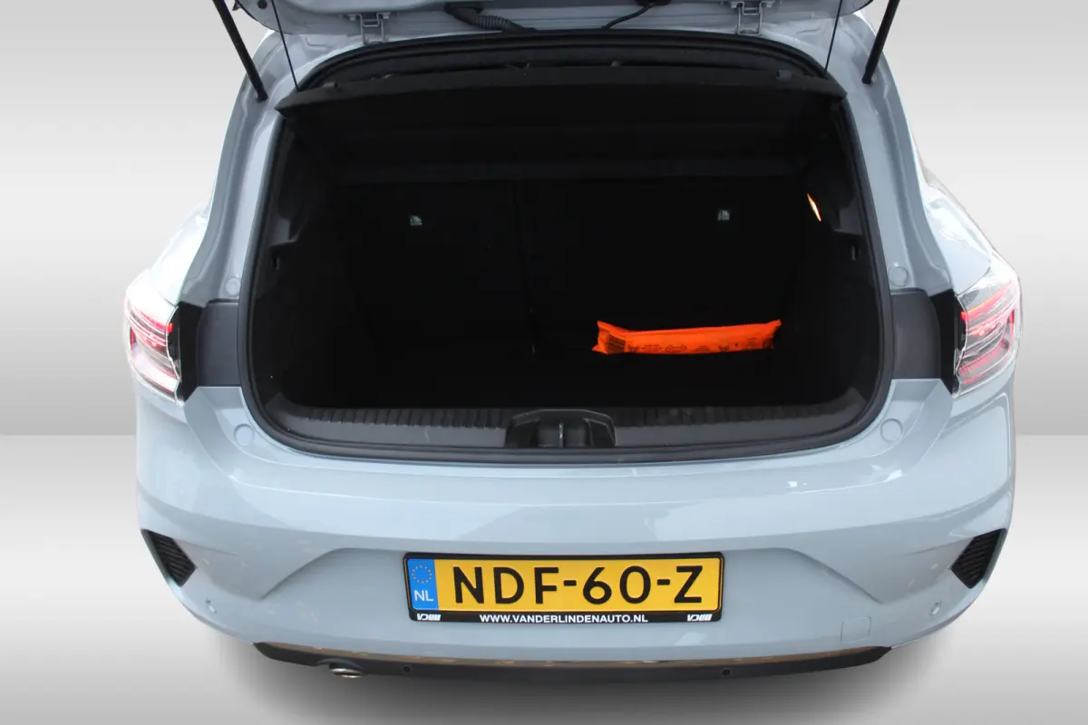 1.0 TCe 90 GPF techno l Cruise Control l Lane Assist l PDC Achter l Navi l Airco l Keyless Entry/Start