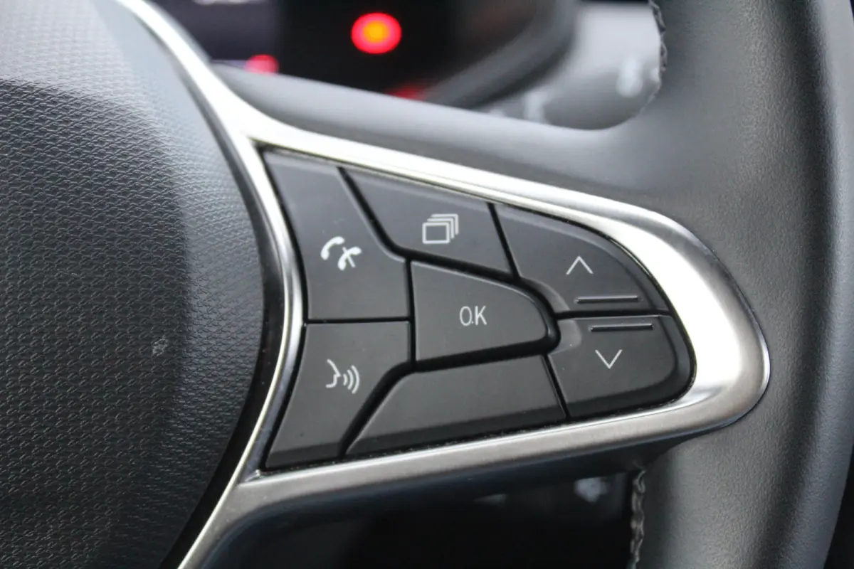 1.0 TCe 90 GPF techno l Cruise Control l Lane Assist l PDC Achter l Navi l Airco l Keyless Entry/Start