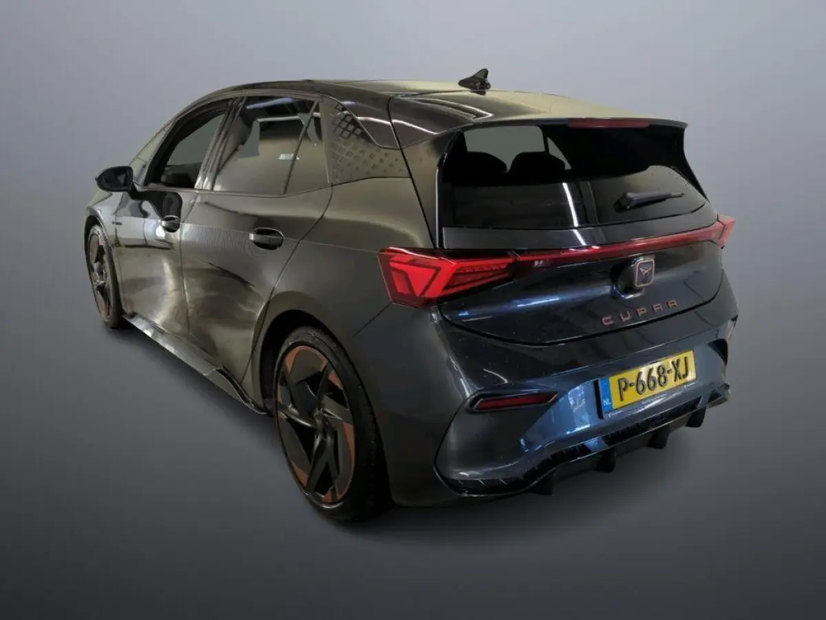 Copper Edition One 62 kWh SOH 90,52% I PANO DAK I ELEK. + SPORT STOELEN I FULL OPTIONS I ORG.NL + NAP