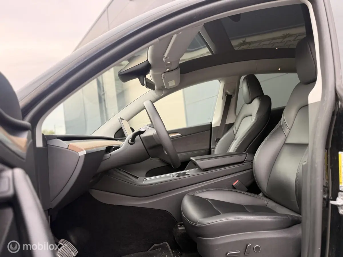 Performance AWD 463PK | SOH 90% | 21”| Accugarantie 2031 | Trekhaak 1600kg | Warmtepomp | Autopilot