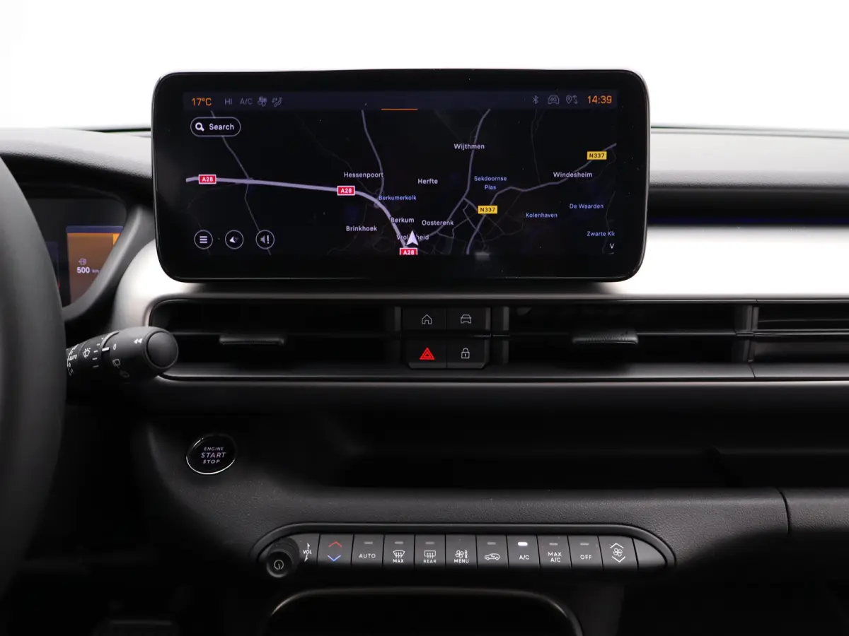 1.2 e-Hybrid Summit | Apple Carplay/Android Auto | Camera | Premium Audio | Parkeersensoren Voor en Achter | Keyless  | Navigatie | 18" Lichtmetalen Velgen | Adaptieve Cruise Control | Dualz