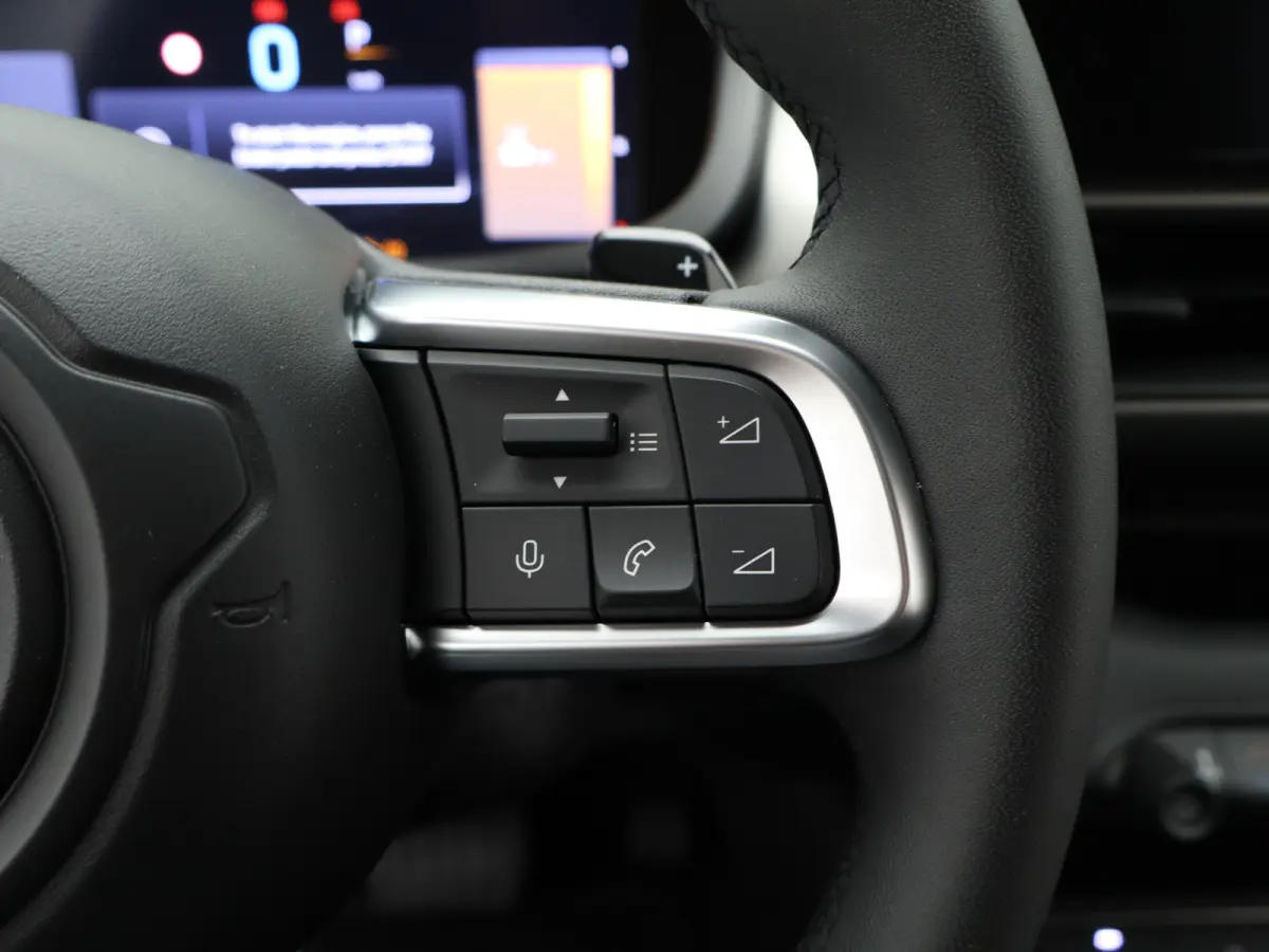 1.2 e-Hybrid Summit | Apple Carplay/Android Auto | Camera | Premium Audio | Parkeersensoren Voor en Achter | Keyless  | Navigatie | 18" Lichtmetalen Velgen | Adaptieve Cruise Control | Dualz