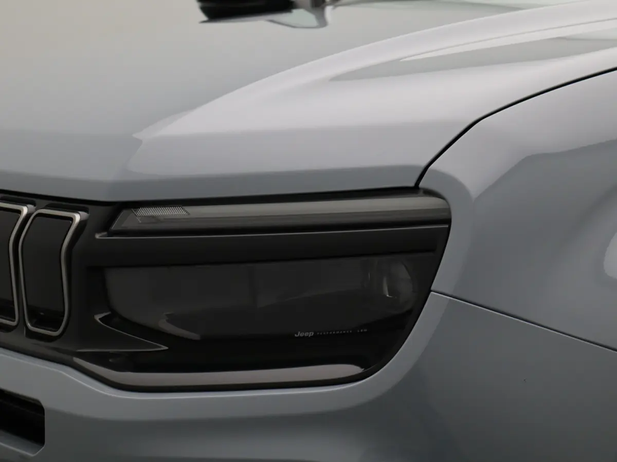 1.2 e-Hybrid Summit | Apple Carplay/Android Auto | Camera | Premium Audio | Parkeersensoren Voor en Achter | Keyless  | Navigatie | 18" Lichtmetalen Velgen | Adaptieve Cruise Control | Dualz