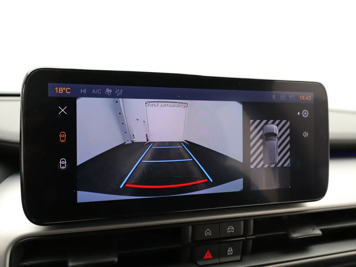 1.2 e-Hybrid Summit | Apple Carplay/Android Auto | Camera | Premium Audio | Parkeersensoren Voor en Achter | Keyless  | Navigatie | 18" Lichtmetalen Velgen | Adaptieve Cruise Control | Dualz