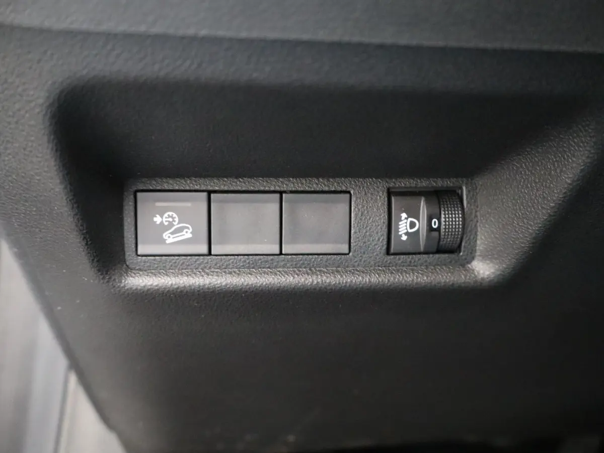 1.2 e-Hybrid Summit | Apple Carplay/Android Auto | Camera | Premium Audio | Parkeersensoren Voor en Achter | Keyless  | Navigatie | 18" Lichtmetalen Velgen | Adaptieve Cruise Control | Dualz