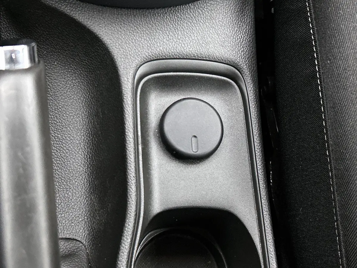 ST 105pk Online Edition | 1ste eigenaar | Parkeersensoren VOOR + Achter | Navigatie | Airco | AppleCarPlay/Android