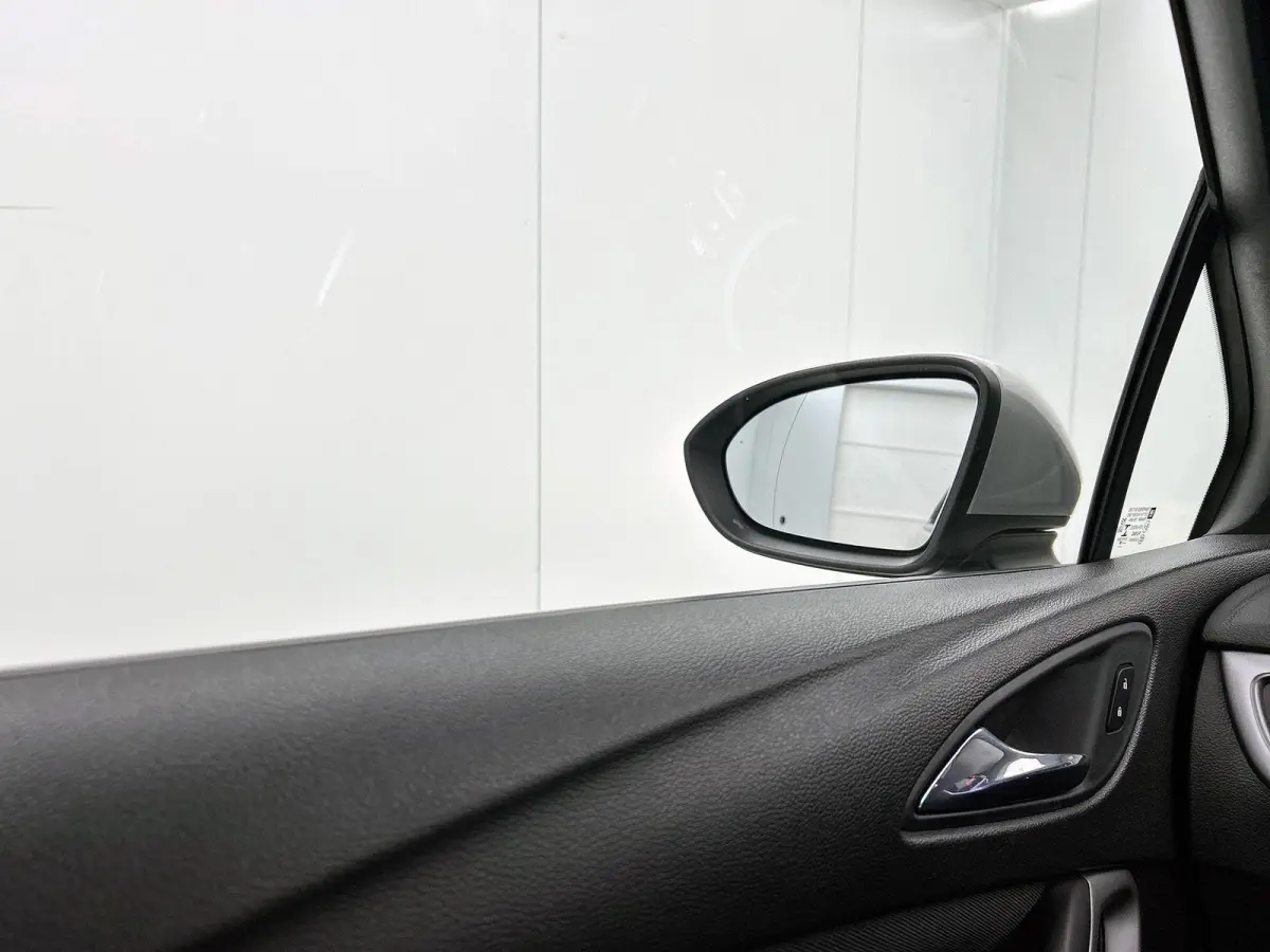 ST 105pk Online Edition | 1ste eigenaar | Parkeersensoren VOOR + Achter | Navigatie | Airco | AppleCarPlay/Android