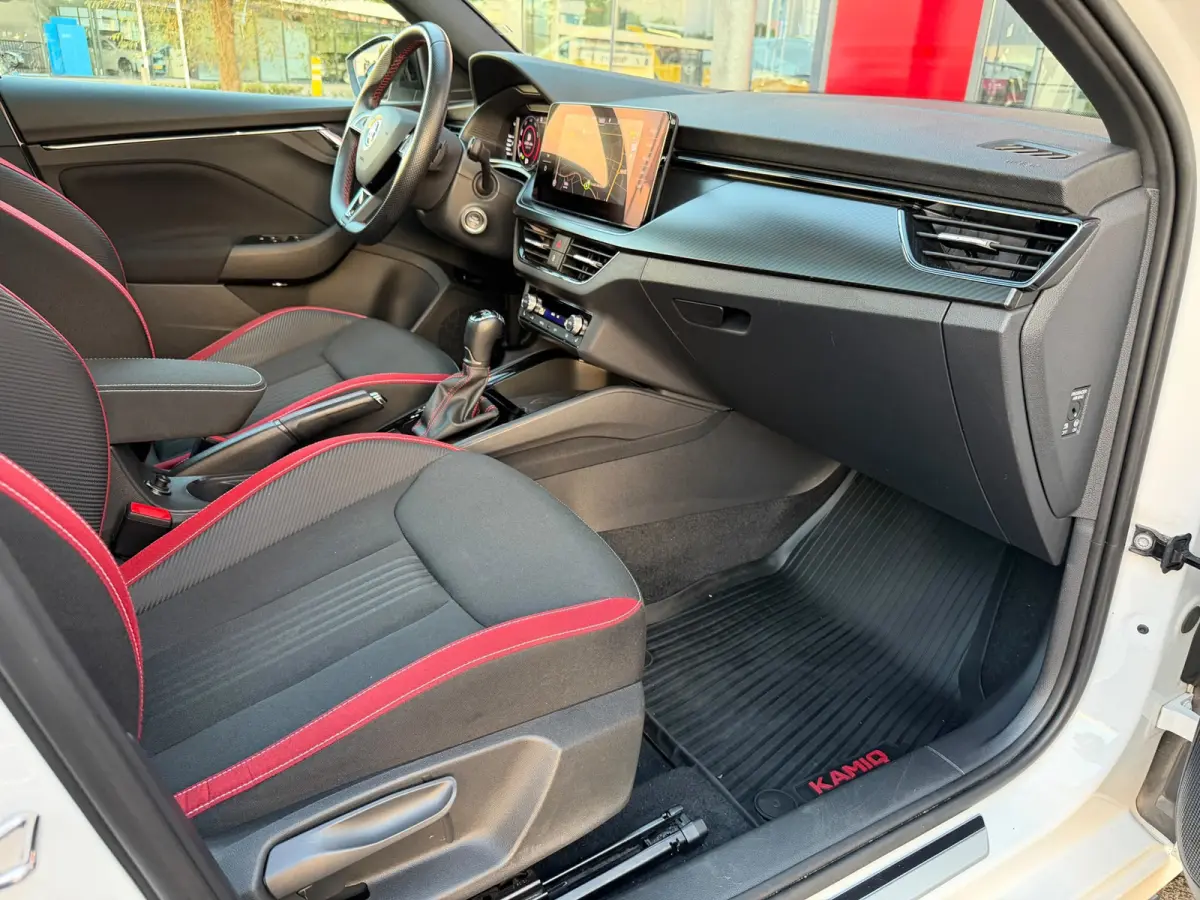 1.0 TSI DSG-7 Monte Carlo Vol | Pano | Camera | Parksens | Stoelverwarming | Carplay | Keyless |
