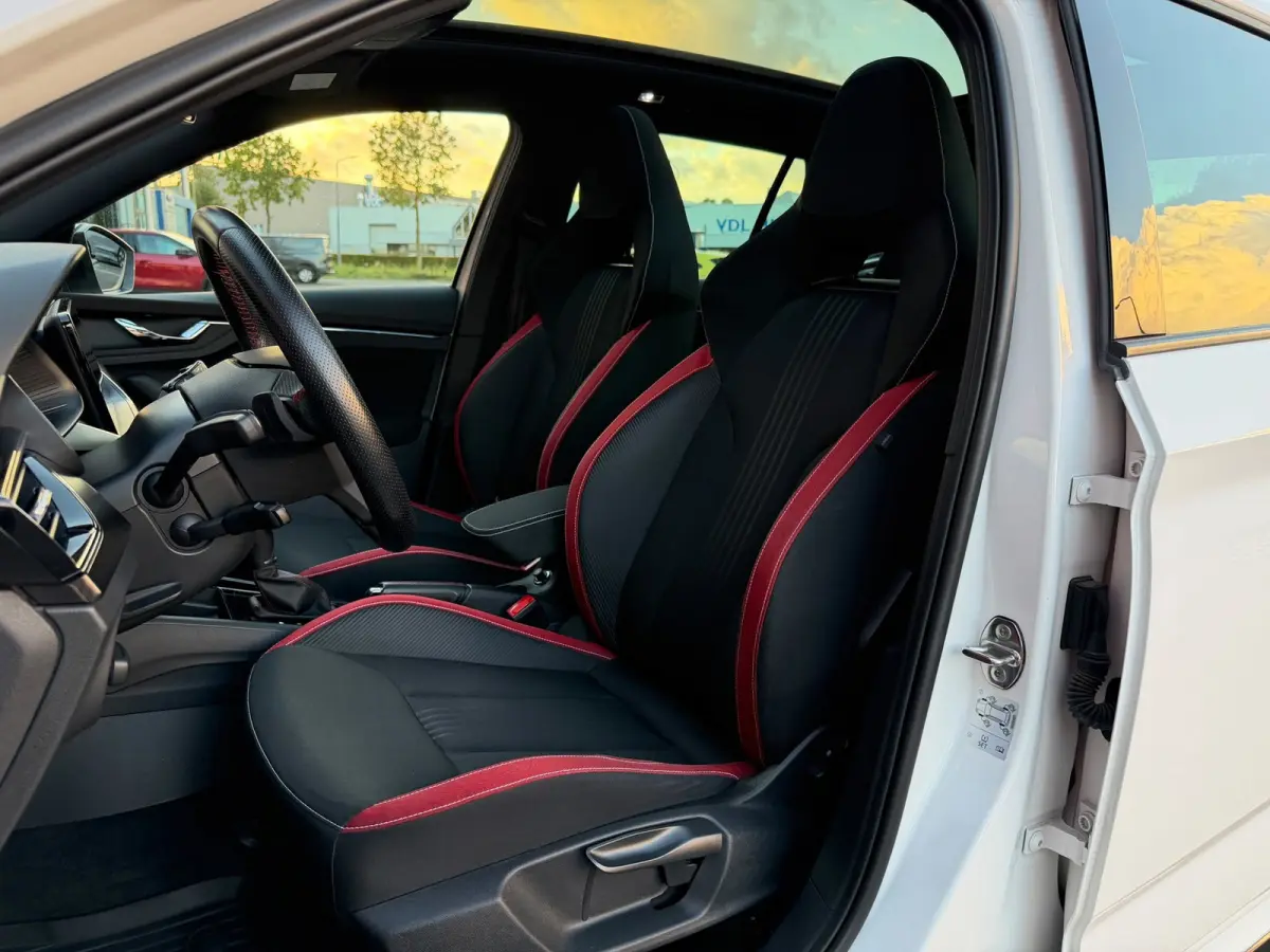1.0 TSI DSG-7 Monte Carlo Vol | Pano | Camera | Parksens | Stoelverwarming | Carplay | Keyless |