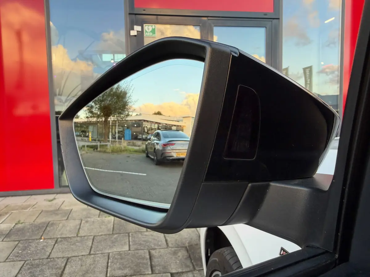 1.0 TSI DSG-7 Monte Carlo Vol | Pano | Camera | Parksens | Stoelverwarming | Carplay | Keyless |