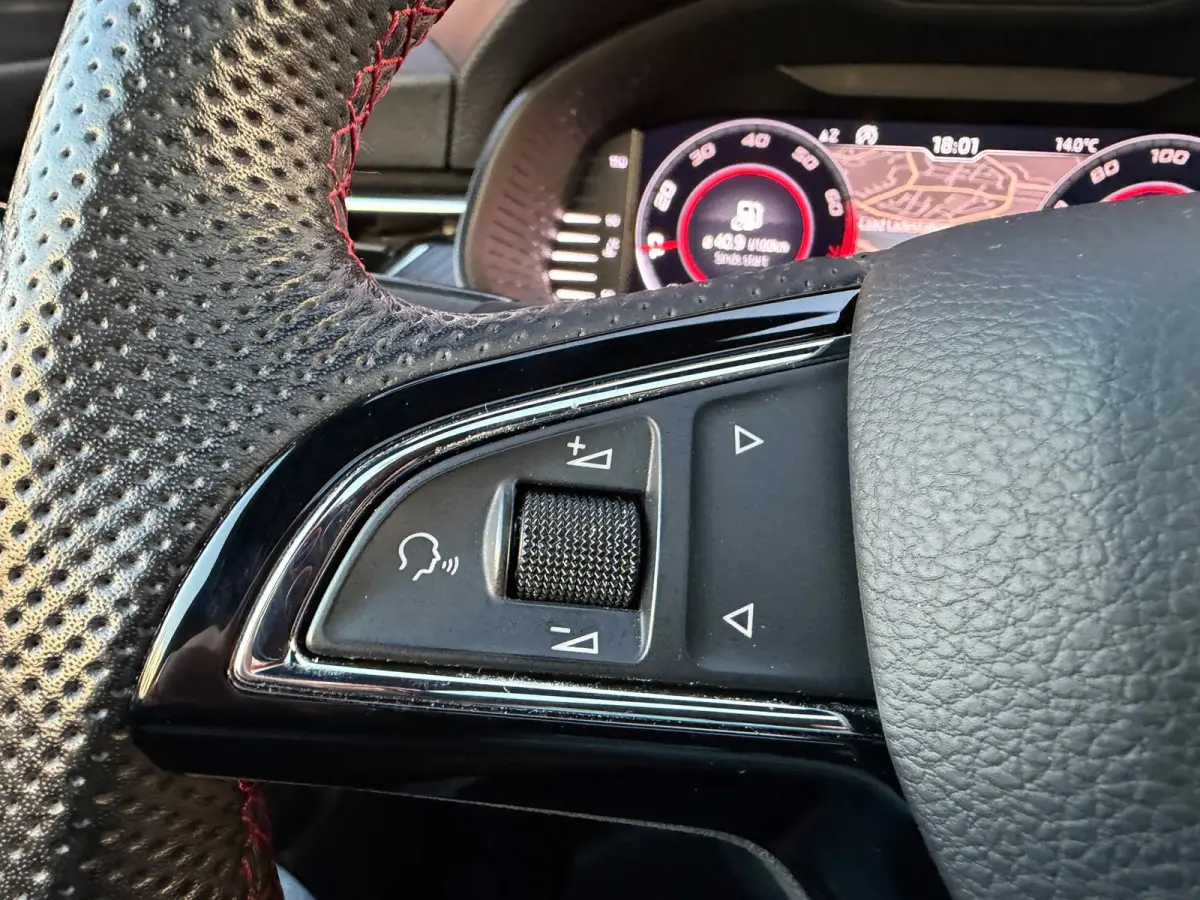 1.0 TSI DSG-7 Monte Carlo Vol | Pano | Camera | Parksens | Stoelverwarming | Carplay | Keyless |