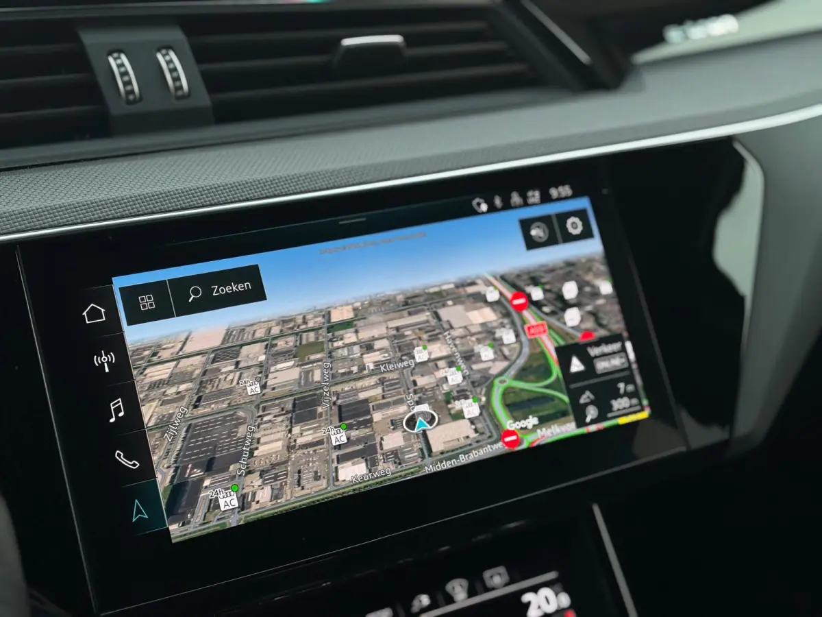 SQ8 S quattro 115 kWh(1e Eig, Dealer OnderH, B&O, Luchtvering, Camera, Carplay, StoelV, Automatisch Inparkeren,Etc)