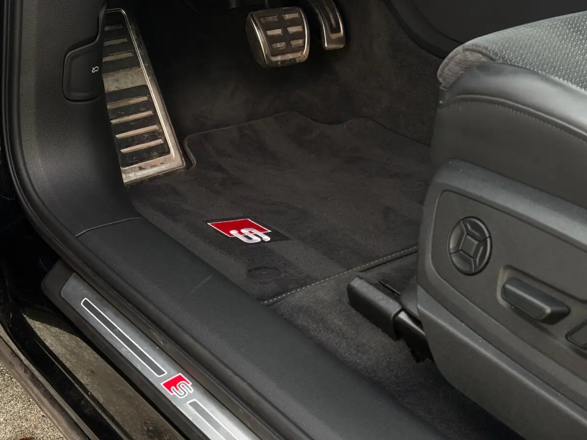 SQ8 S quattro 115 kWh(1e Eig, Dealer OnderH, B&O, Luchtvering, Camera, Carplay, StoelV, Automatisch Inparkeren,Etc)