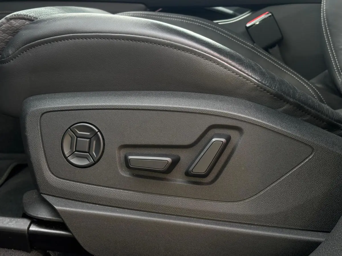 SQ8 S quattro 115 kWh(1e Eig, Dealer OnderH, B&O, Luchtvering, Camera, Carplay, StoelV, Automatisch Inparkeren,Etc)